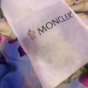 Black moncler beanie
